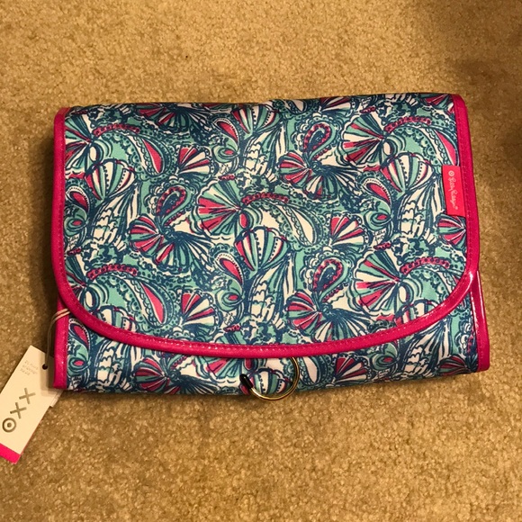 Lilly Pulitzer for Target Handbags - Lilly Pulitzer for Target cosmetic travel case Lilly Pulitzer for Target Handbags - Lilly Pulitzer for Target cosmetic travel case